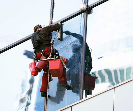 Мойка фасада на высоте в Кирове (Кировская область) и  Кировской области